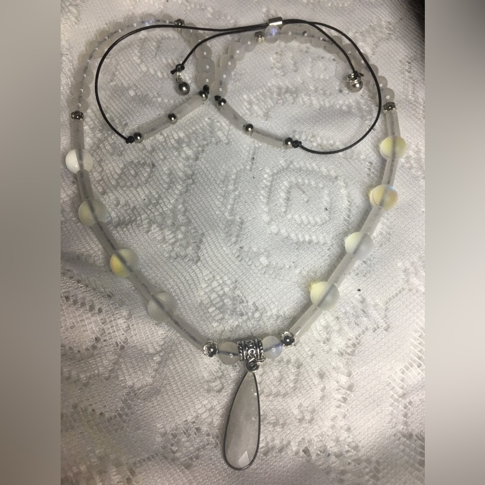 MOONSTONE PENDANT NECKLACE